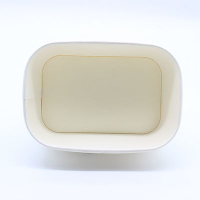 Des bols en papier rectangulaires de 500 ml écologiques et pratiques pour le service alimentaire